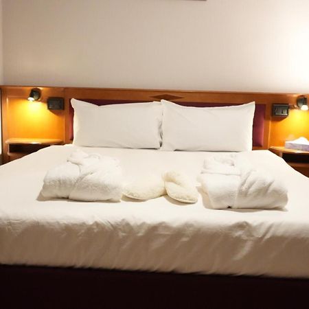 Sn Hotel And Restaurant Langgons エクステリア 写真